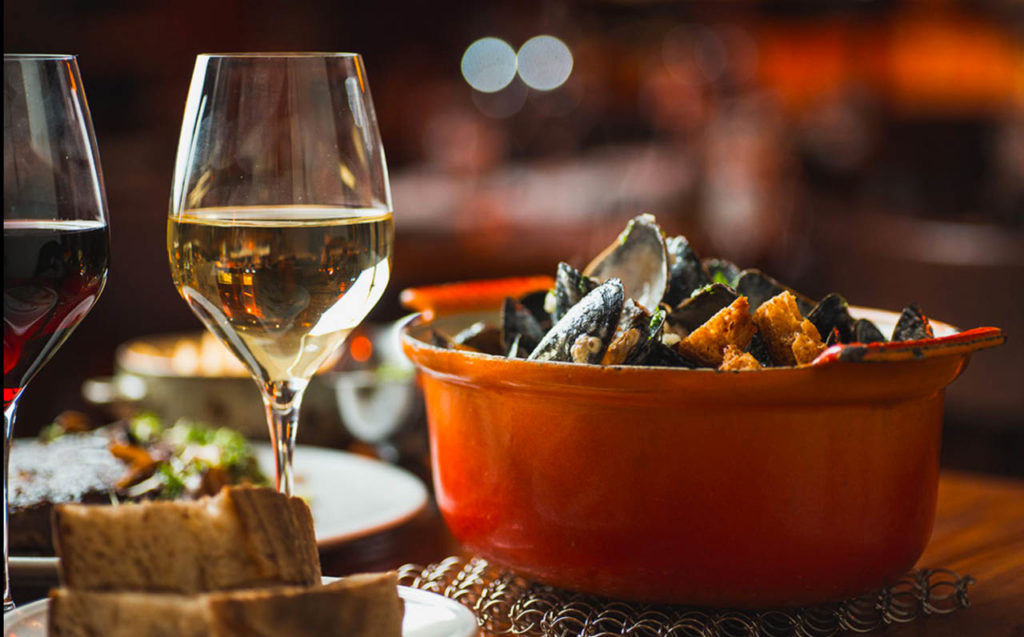 Sinisimpukat Meri-Tuuli Väntsi Chez Meru