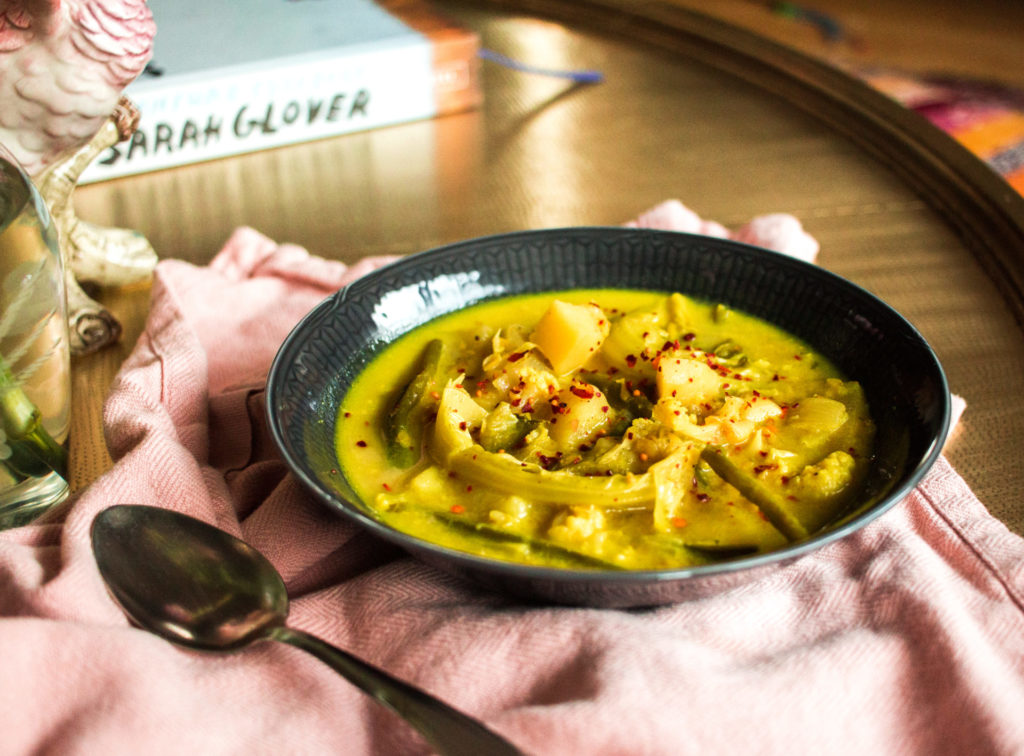 Kurkumakeitto, vegaaninen, Meri-Tuuli Väntsi, Chez Meru, kukkakaali