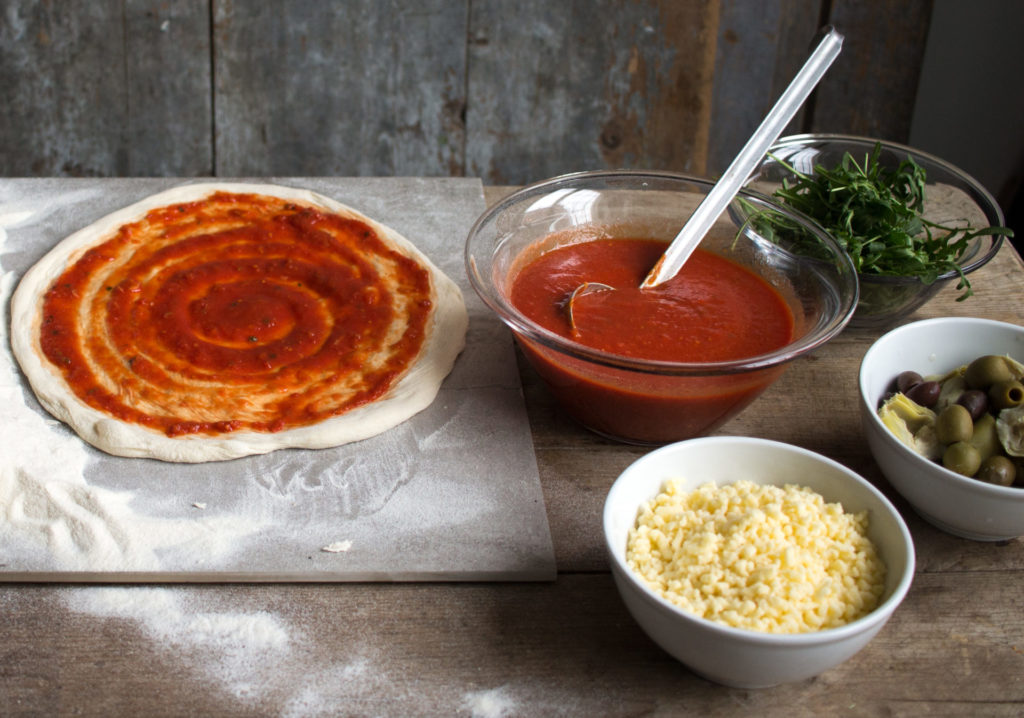 Meri-Tuulin tomaattikastike pizzalle, pizza, pizzanpaistajat, chez meru